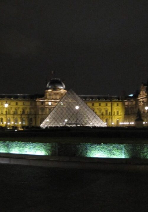 Louvre at night 1
